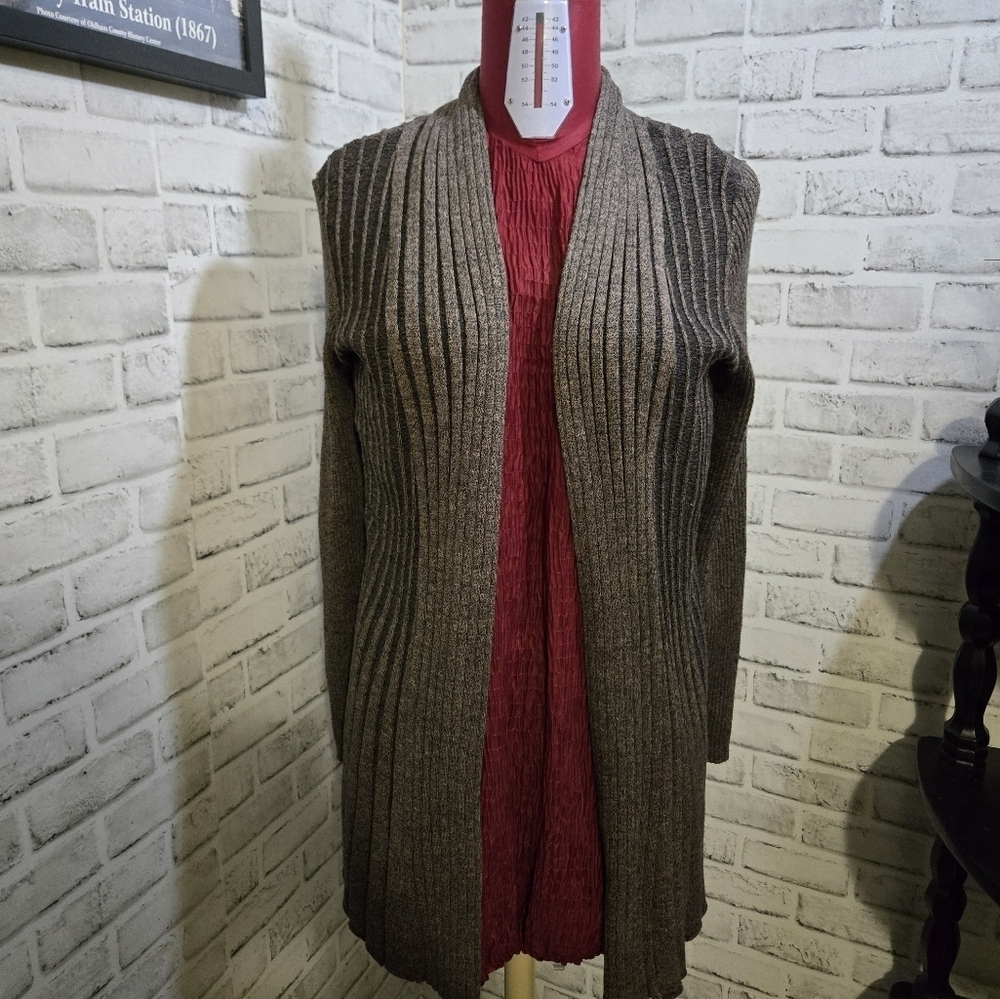 NY Two Toned Cardigan Sweater. Sz S